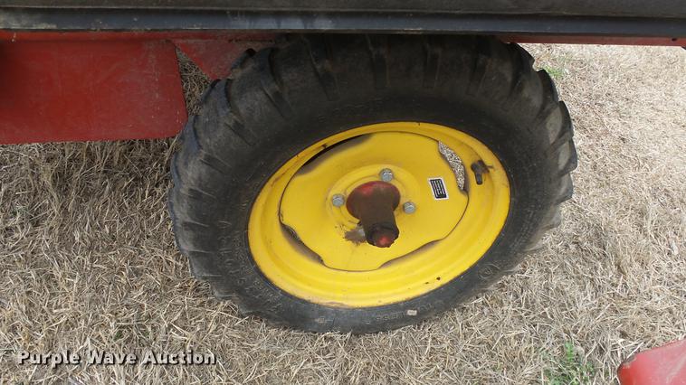 image for item DC3114 New Holland 166 windrower inverter