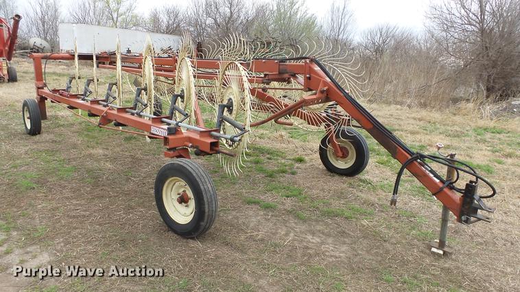 image for item DC3115 Hesston 3983 hay rake