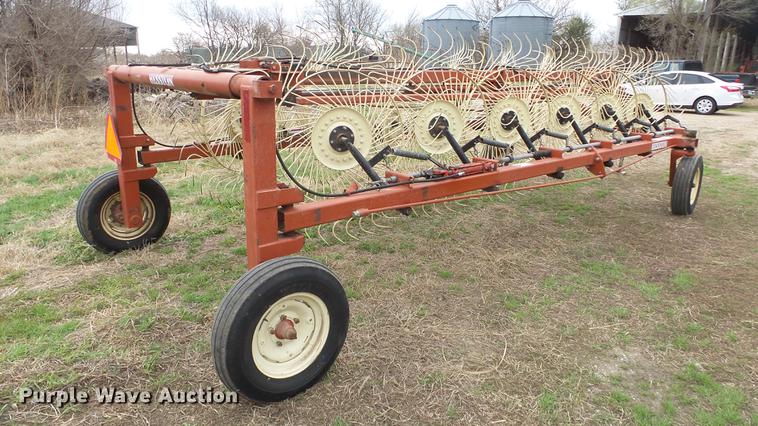 image for item DC3115 Hesston 3983 hay rake