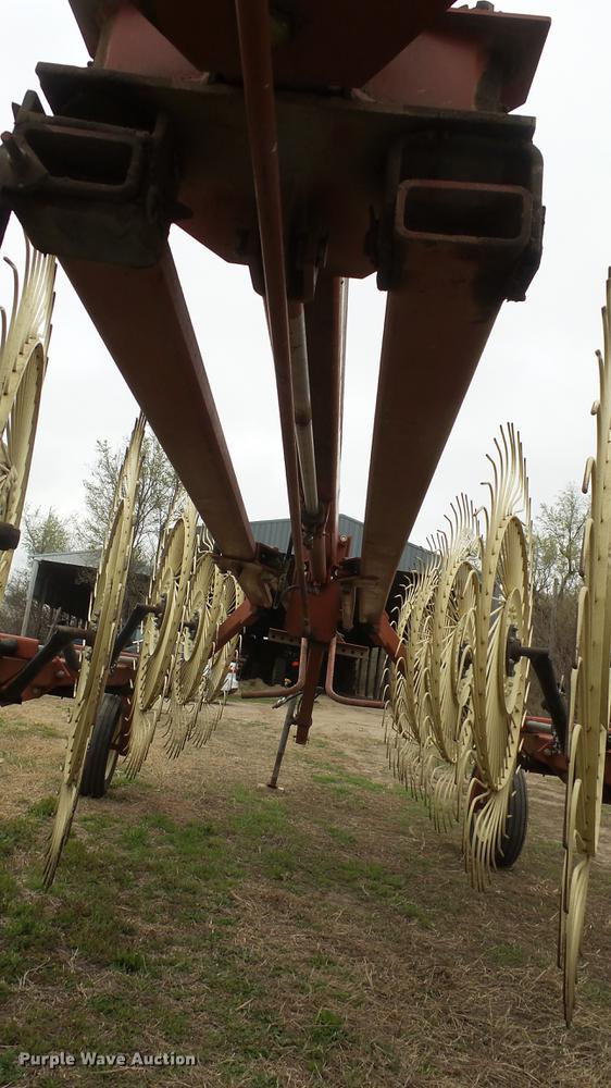 image for item DC3115 Hesston 3983 hay rake