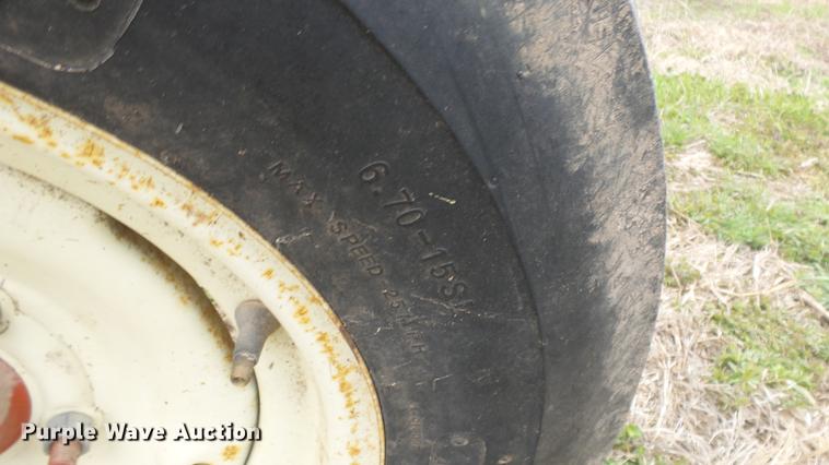 image for item DC3115 Hesston 3983 hay rake