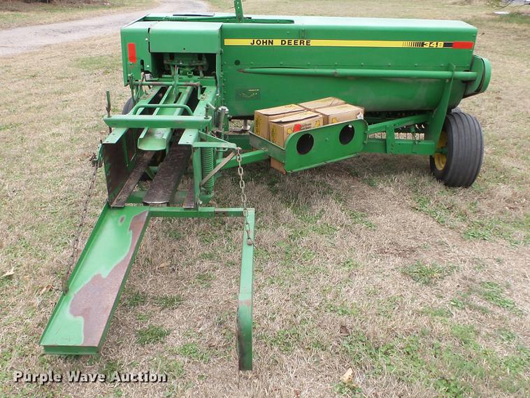 image for item DC3116 1997 John Deere 348 square baler