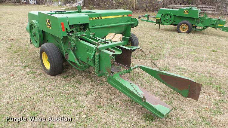 image for item DC3116 1997 John Deere 348 square baler