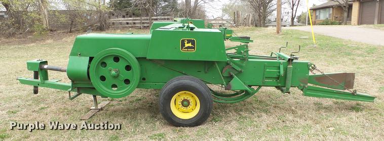 image for item DC3116 1997 John Deere 348 square baler