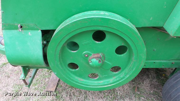 image for item DC3116 1997 John Deere 348 square baler