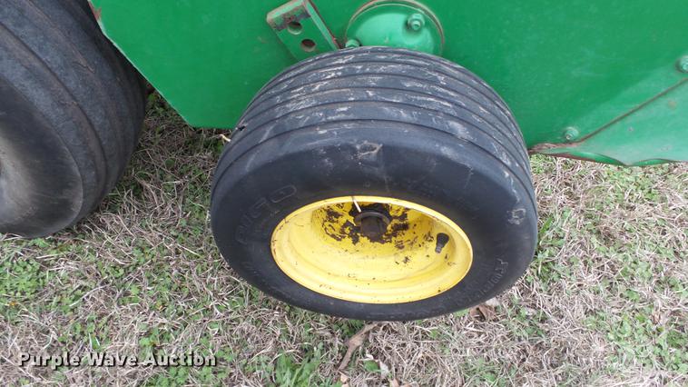 image for item DC3116 1997 John Deere 348 square baler