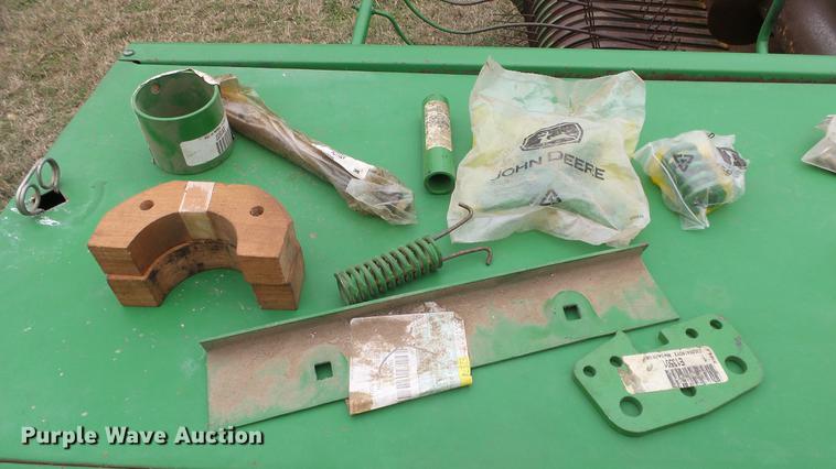 image for item DC3116 1997 John Deere 348 square baler