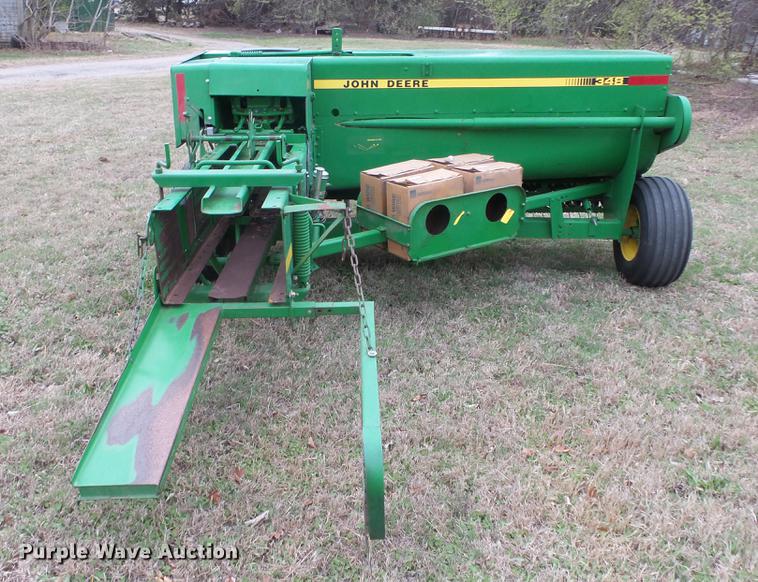image for item DC3117 2000 John Deere 348 square baler