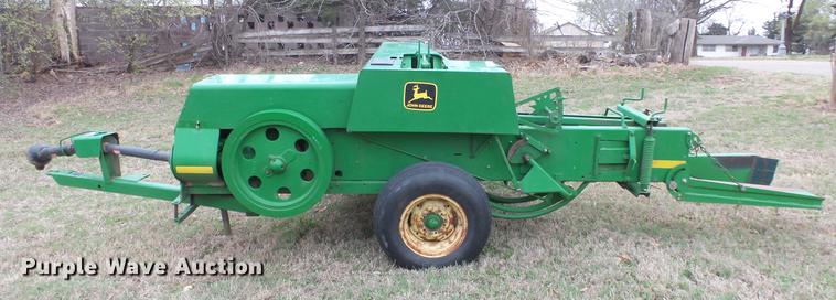 image for item DC3117 2000 John Deere 348 square baler
