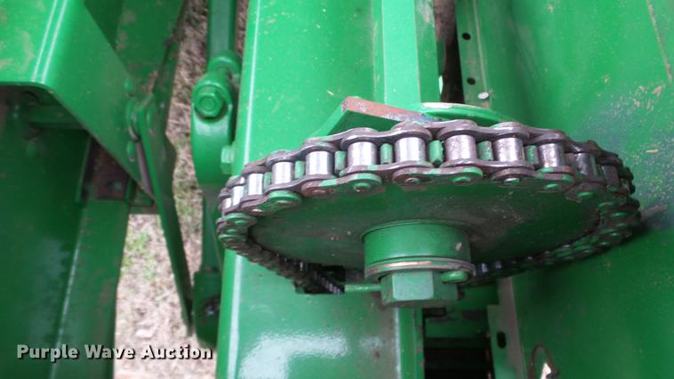 image for item DC3117 2000 John Deere 348 square baler