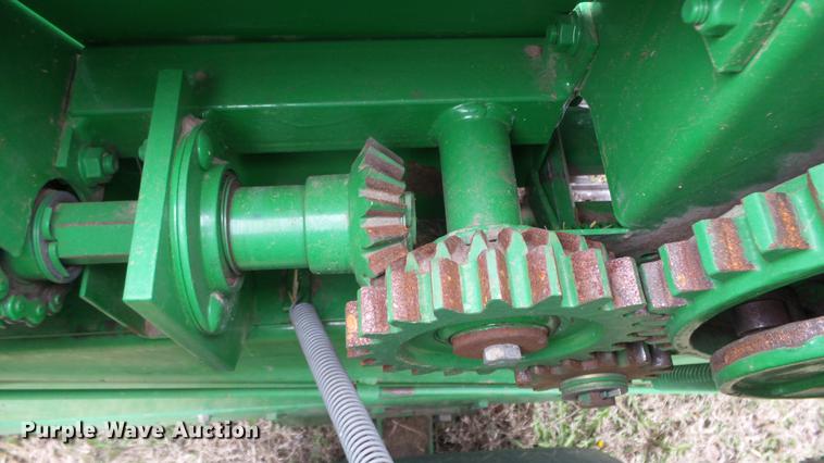 image for item DC3117 2000 John Deere 348 square baler