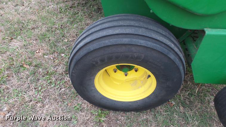 image for item DC3117 2000 John Deere 348 square baler