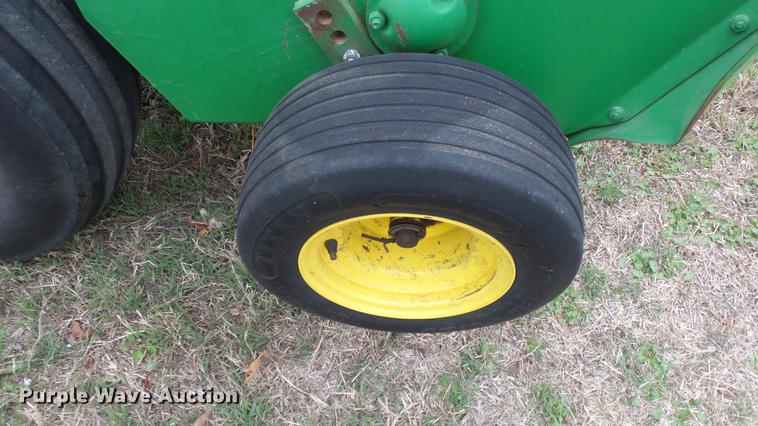 image for item DC3117 2000 John Deere 348 square baler