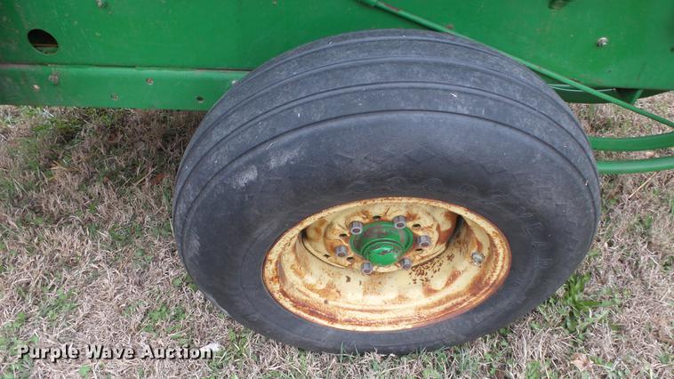 image for item DC3117 2000 John Deere 348 square baler