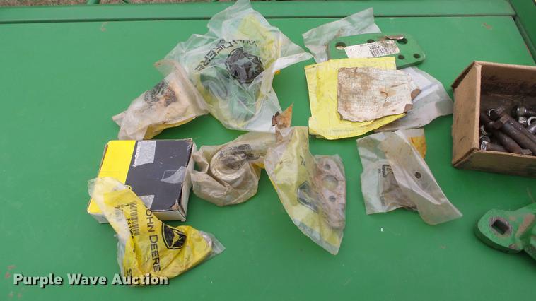 image for item DC3117 2000 John Deere 348 square baler