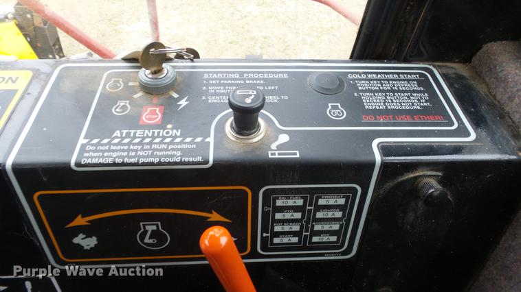 image for item DC3119 2003 New Holland HW320 windrower