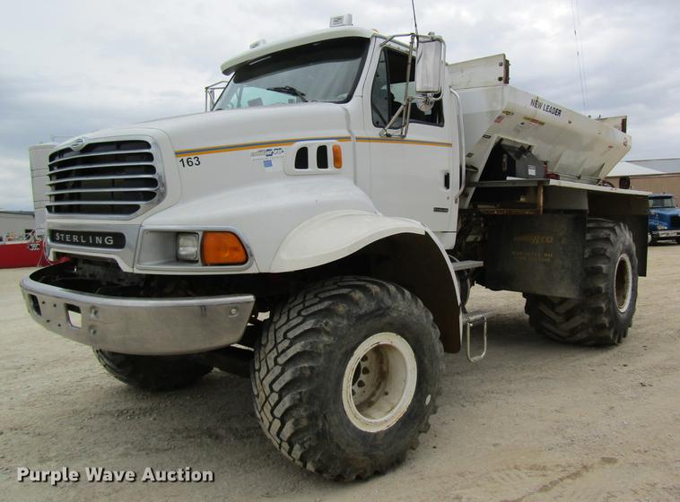 image for item DC4303 2006 Sterling L8500 applicator truck