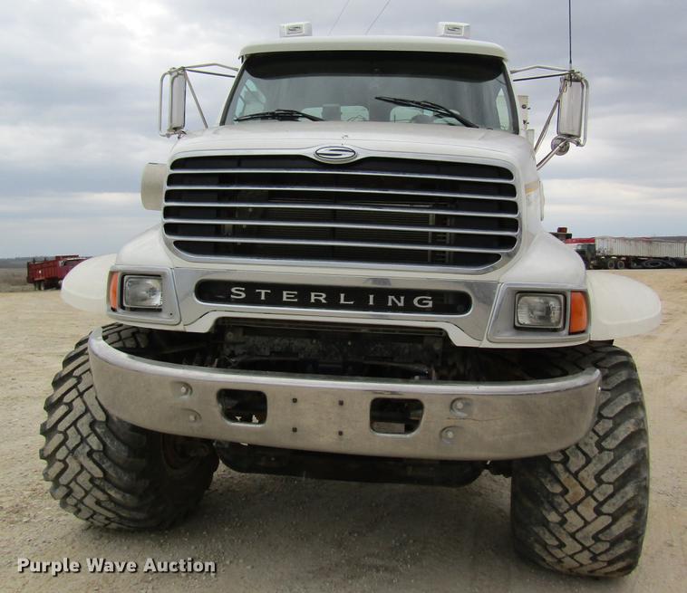 image for item DC4303 2006 Sterling L8500 applicator truck