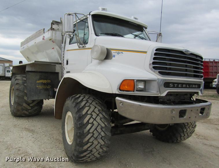 image for item DC4303 2006 Sterling L8500 applicator truck