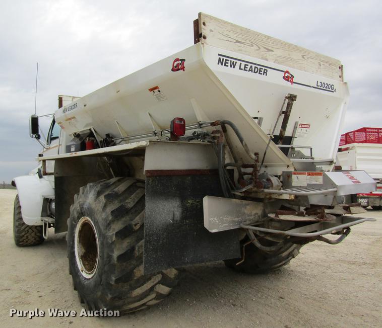 image for item DC4303 2006 Sterling L8500 applicator truck