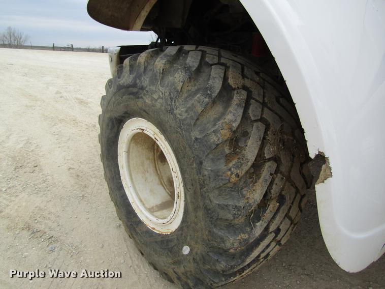 image for item DC4303 2006 Sterling L8500 applicator truck