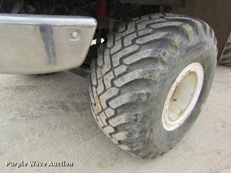 image for item DC4303 2006 Sterling L8500 applicator truck