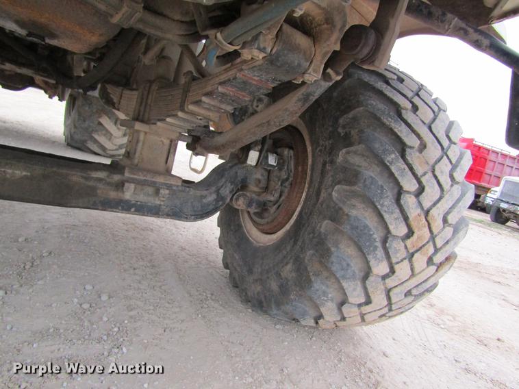 image for item DC4303 2006 Sterling L8500 applicator truck