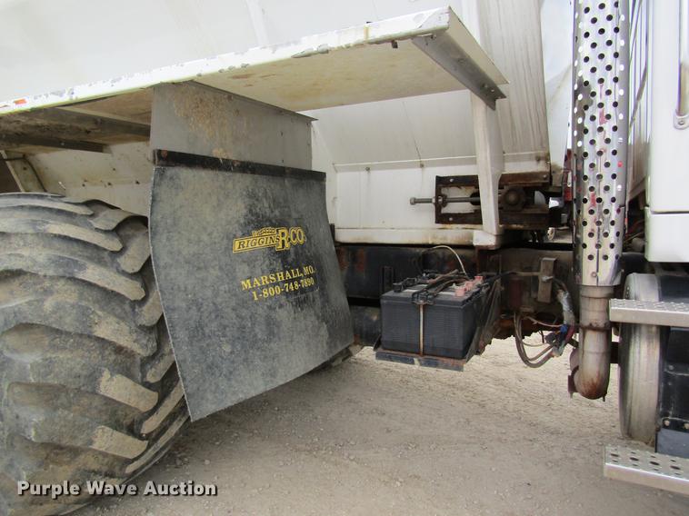 image for item DC4303 2006 Sterling L8500 applicator truck