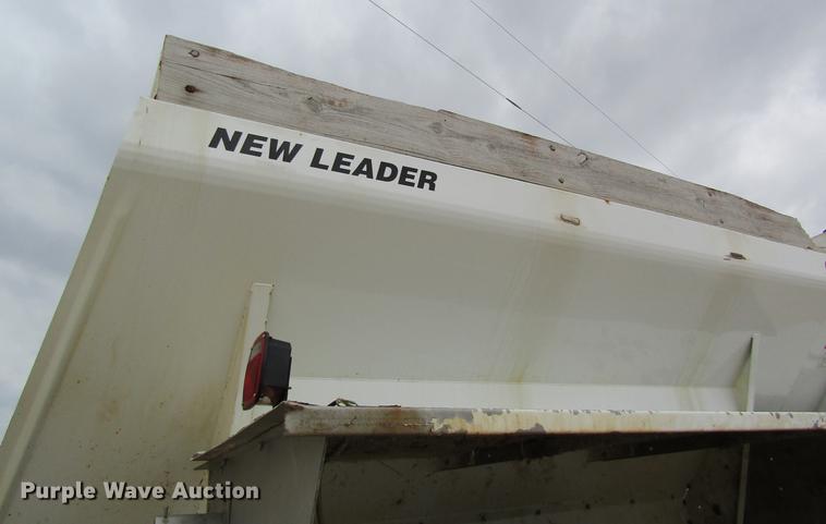 image for item DC4303 2006 Sterling L8500 applicator truck