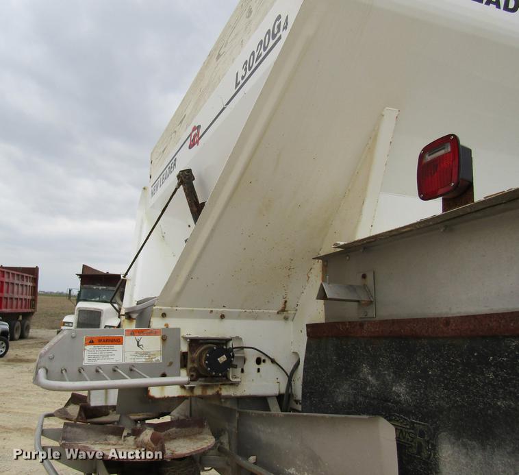 image for item DC4303 2006 Sterling L8500 applicator truck