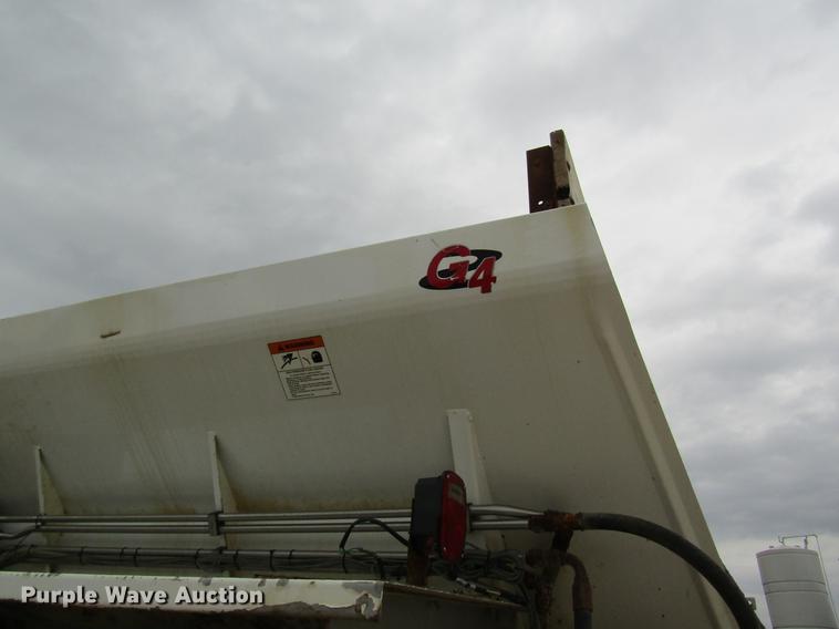 image for item DC4303 2006 Sterling L8500 applicator truck