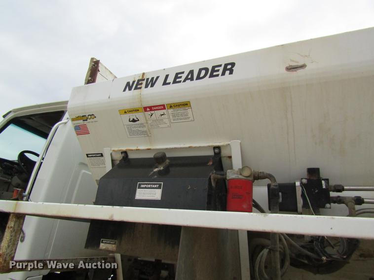 image for item DC4303 2006 Sterling L8500 applicator truck