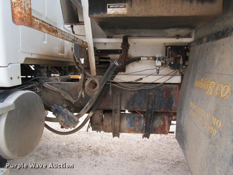 image for item DC4303 2006 Sterling L8500 applicator truck