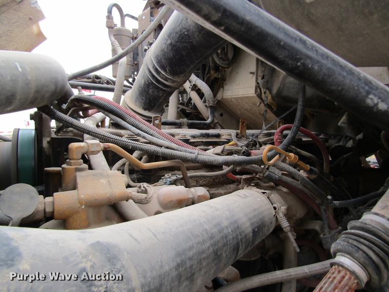 image for item DC4303 2006 Sterling L8500 applicator truck