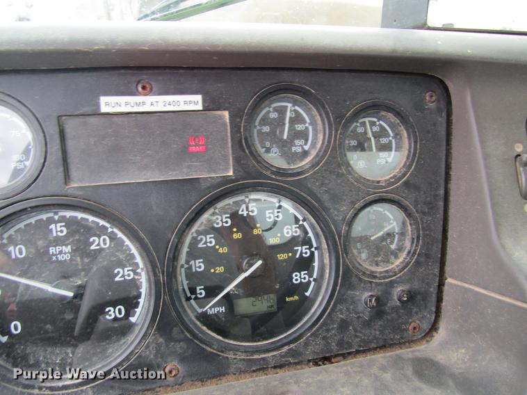 image for item DC4303 2006 Sterling L8500 applicator truck