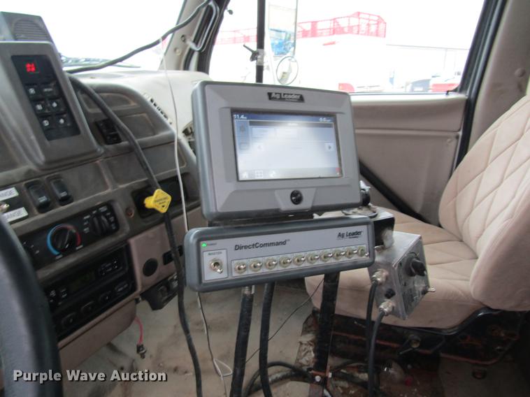 image for item DC4303 2006 Sterling L8500 applicator truck