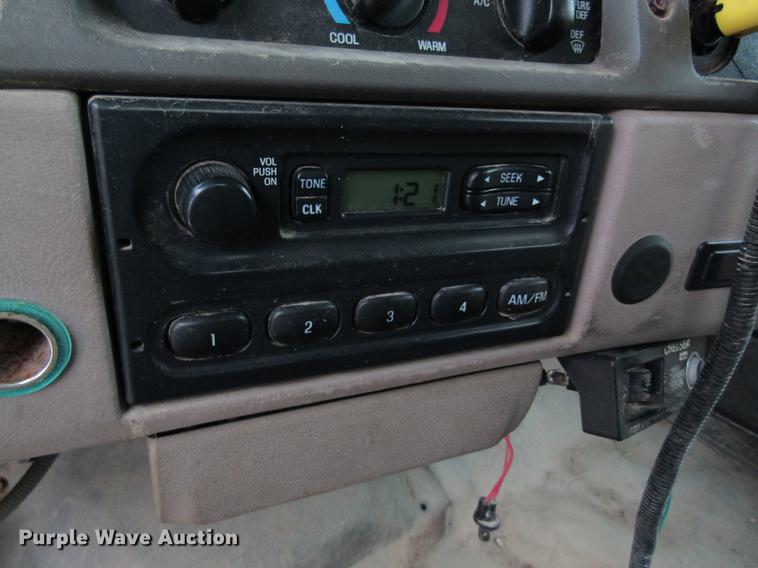 image for item DC4303 2006 Sterling L8500 applicator truck