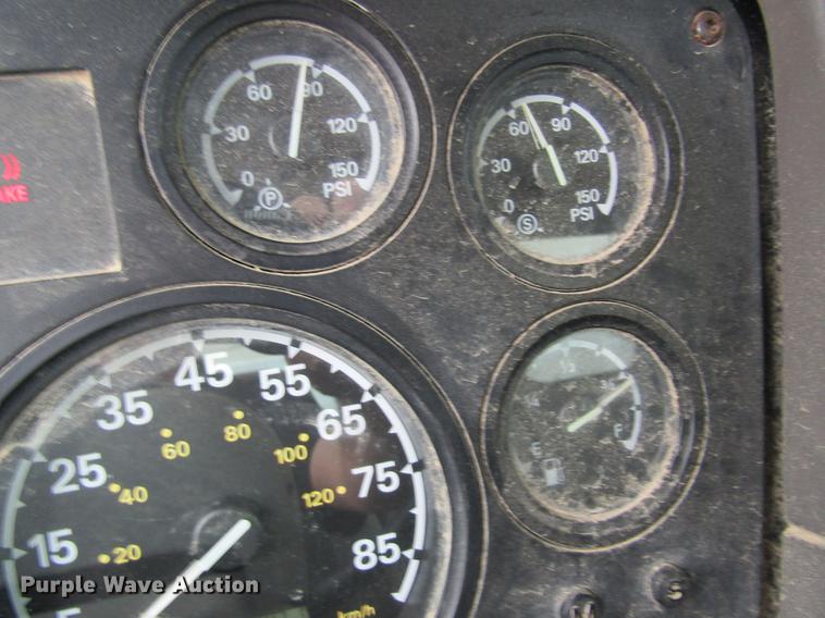 image for item DC4303 2006 Sterling L8500 applicator truck