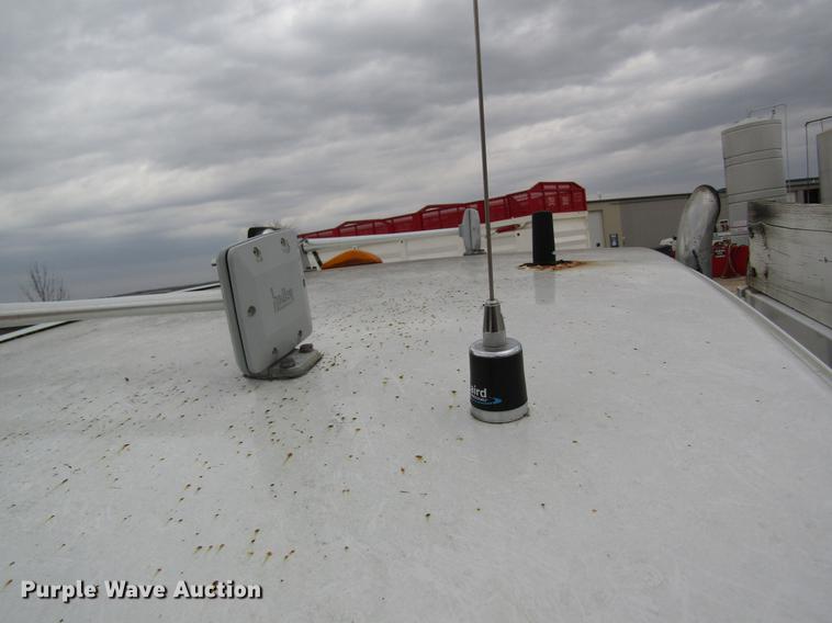 image for item DC4303 2006 Sterling L8500 applicator truck