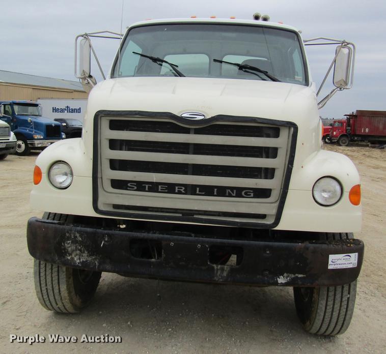 image for item DC4305 2000 Sterling L7500 tank truck