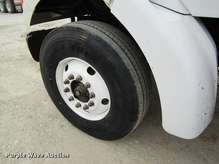 image for item DC4305 2000 Sterling L7500 tank truck