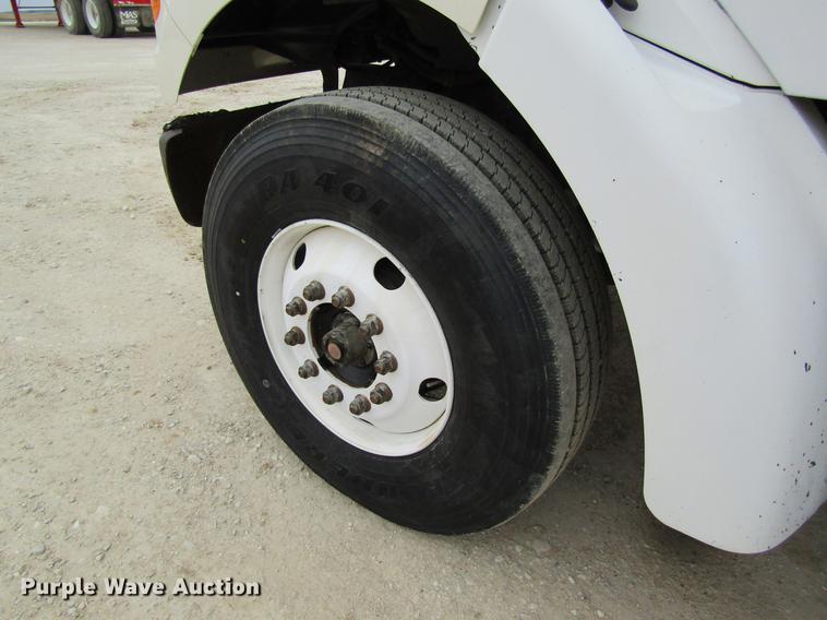 image for item DC4305 2000 Sterling L7500 tank truck