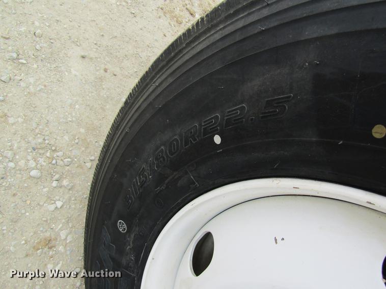 image for item DC4305 2000 Sterling L7500 tank truck