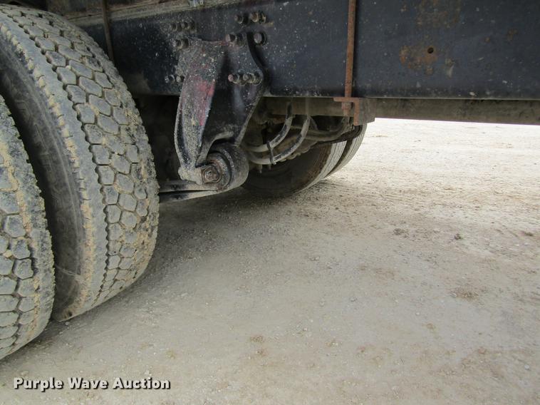 image for item DC4305 2000 Sterling L7500 tank truck