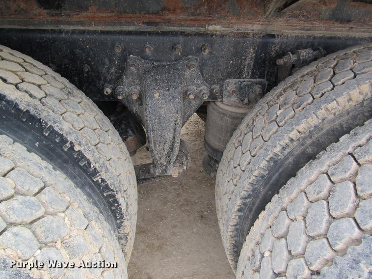 image for item DC4305 2000 Sterling L7500 tank truck