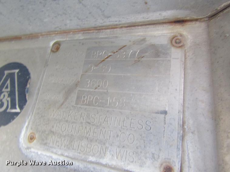 image for item DC4305 2000 Sterling L7500 tank truck