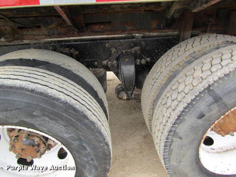 image for item DC4305 2000 Sterling L7500 tank truck