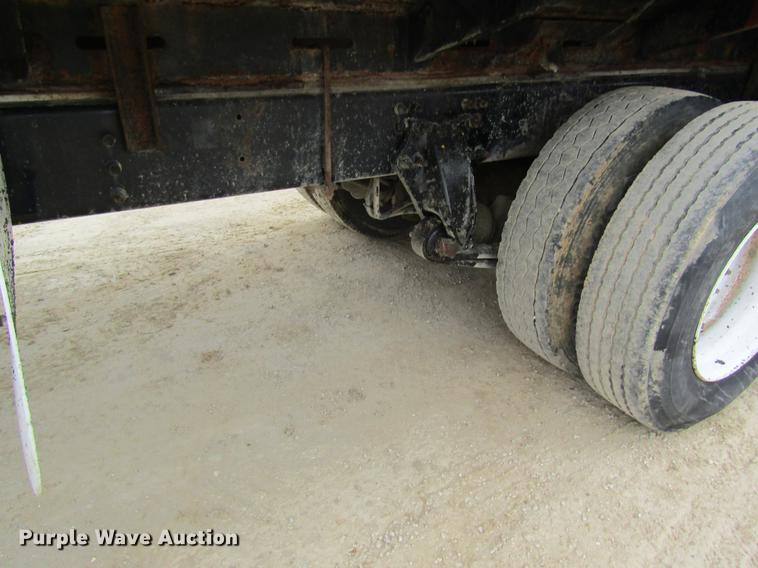 image for item DC4305 2000 Sterling L7500 tank truck