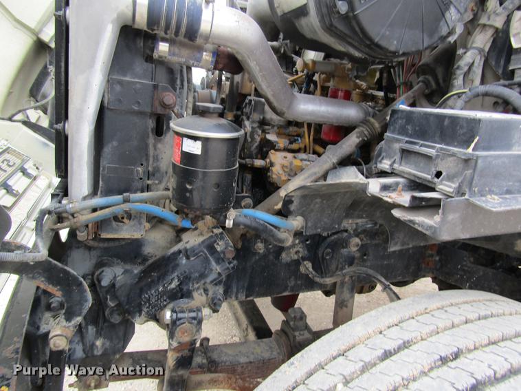 image for item DC4305 2000 Sterling L7500 tank truck