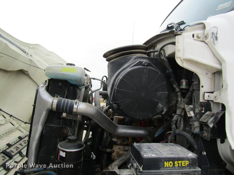 image for item DC4305 2000 Sterling L7500 tank truck